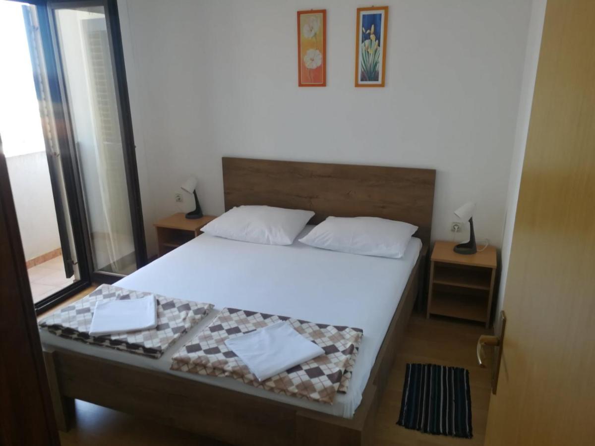 Ferienwohnung Apartman Cemeljic Mandre Exterior foto