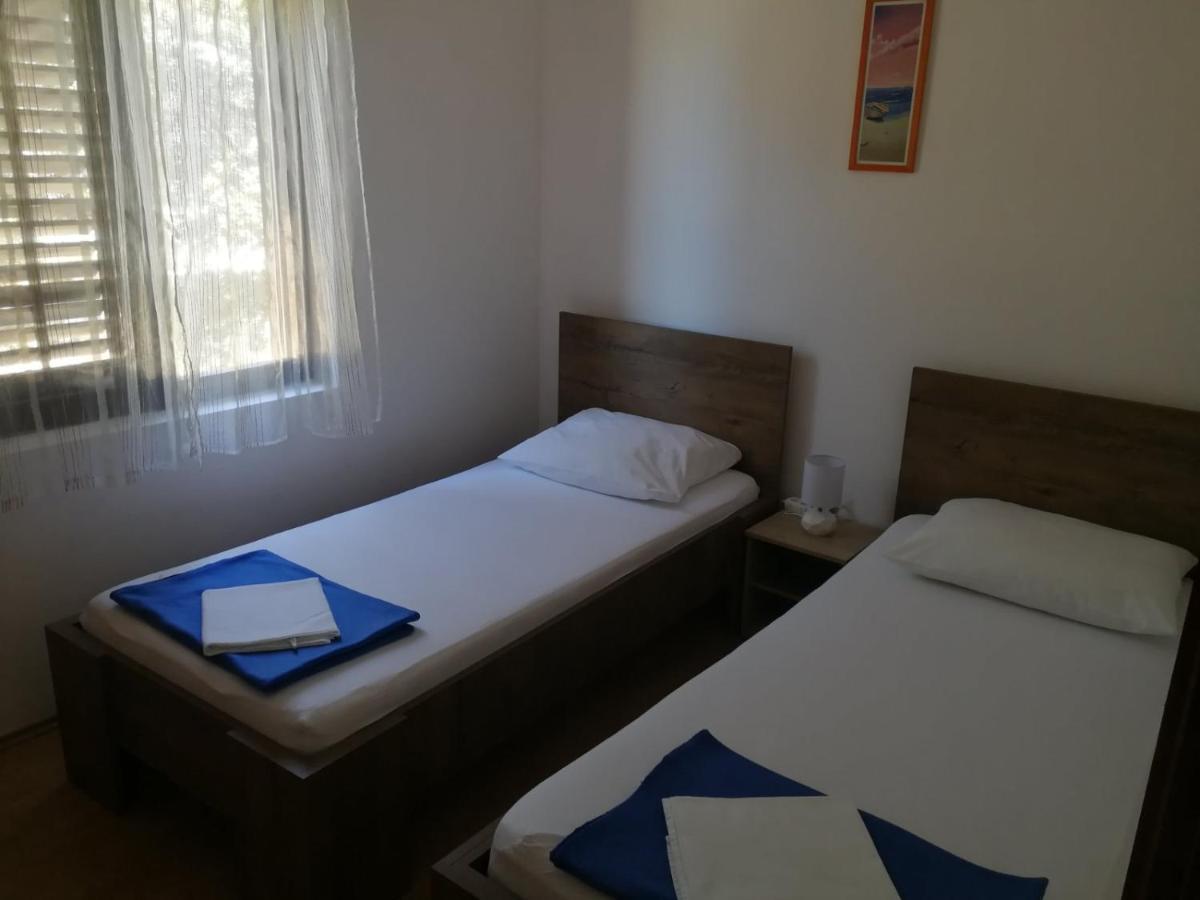 Ferienwohnung Apartman Cemeljic Mandre Exterior foto
