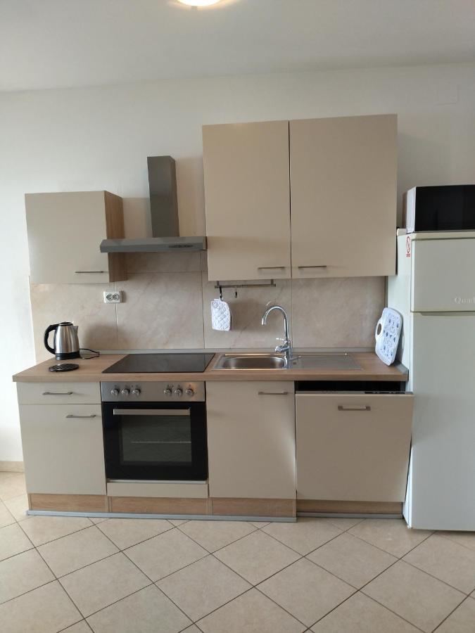 Ferienwohnung Apartman Cemeljic Mandre Exterior foto